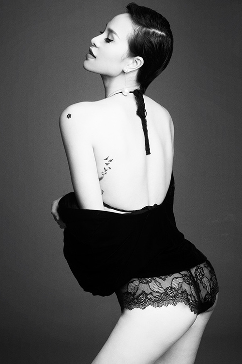 Angela Phương Trinh, Hương Tràm bị nhắn tin "gạ tình" và phản ứng đáng nể - 3