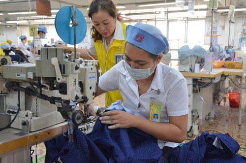 Cây kim, sợi chỉ... cũng phải đi mua - 1