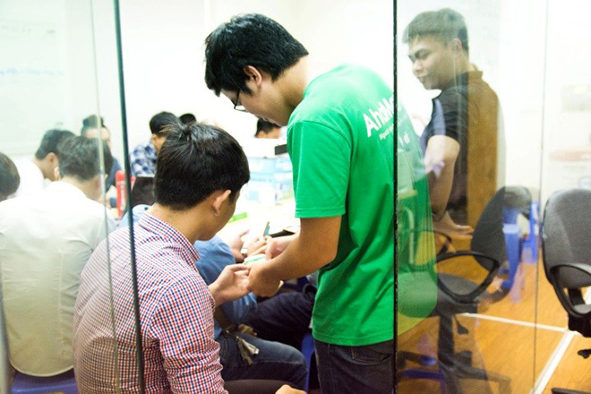 Lương cử nhân không bằng thu nhập của shipper: Thực tế phũ phàng - 3