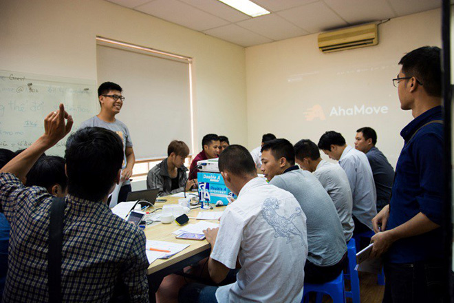 Lương cử nhân không bằng thu nhập của shipper: Thực tế phũ phàng - 6