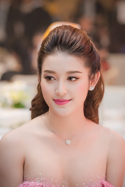 Huyền My lột xác nhan sắc nhờ tuyệt kỹ không cần dao kéo - 2