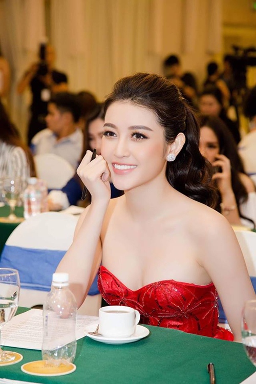 Huyền My lột xác nhan sắc nhờ tuyệt kỹ không cần dao kéo - 18