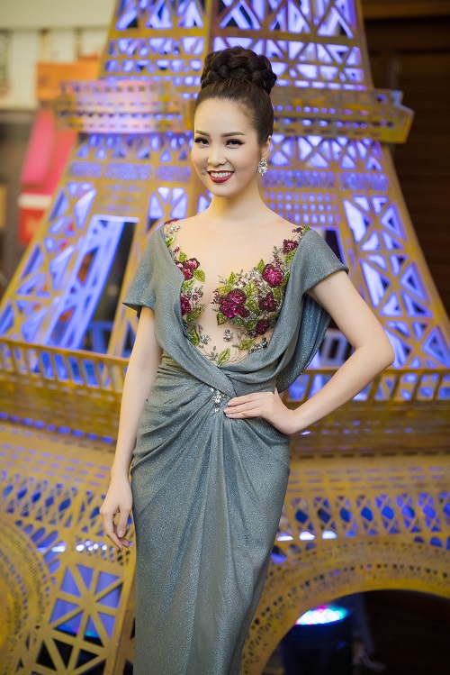 &#34;Bạn gái Noo Phước Thịnh&#34; dẫn đầu top 5 MC gợi cảm nhất VTV - 1