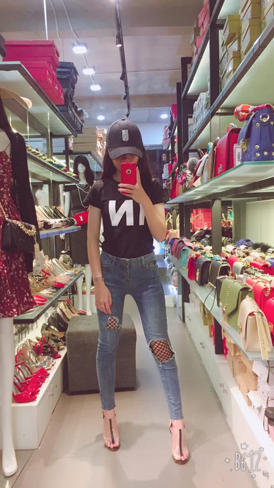 Việt Huê nóng bỏng vẫn ít nhiều "kiêng dè" em gái hot girl - 2