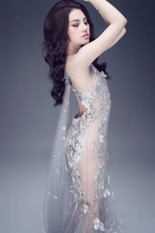 Hoa hậu Việt sở hữu &#34;số đo vàng&#34; mặc trong suốt đến ngỡ ngàng - 1