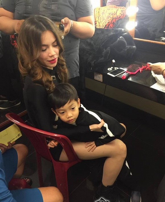 Hà Hồ, Khánh Thi đẹp bội phần trong khoảnh khắc đặc biệt sau cánh gà - 7