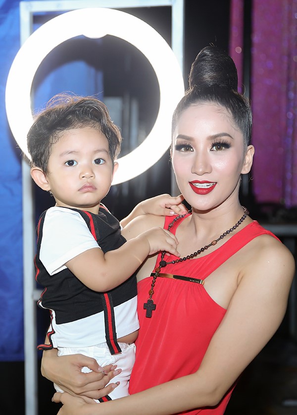 Hà Hồ, Khánh Thi đẹp bội phần trong khoảnh khắc đặc biệt sau cánh gà - 2