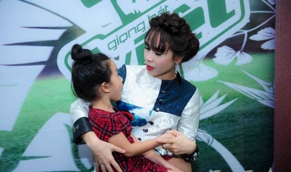 Hà Hồ, Khánh Thi đẹp bội phần trong khoảnh khắc đặc biệt sau cánh gà - 11