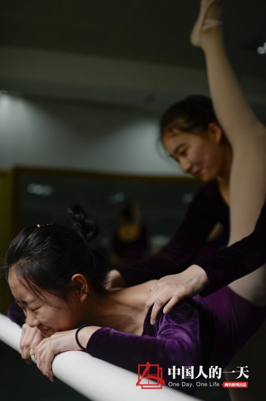 Choáng ngợp với ngôi trường có nhiều gái xinh nhất Trung Quốc - 5