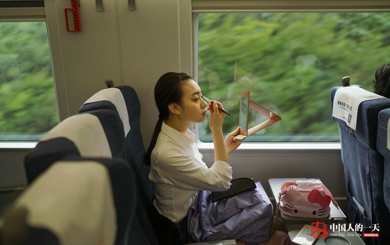 Choáng ngợp với ngôi trường có nhiều gái xinh nhất Trung Quốc - 10