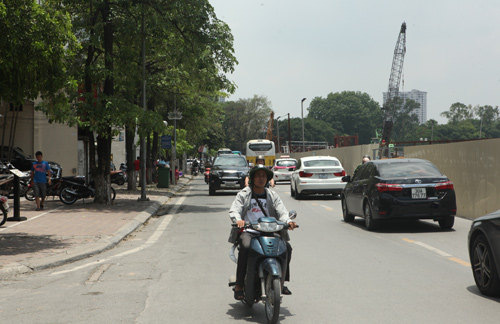 Những tuyến đường HN bị chặt cây xanh: Ngày ấy - Bây giờ - 8