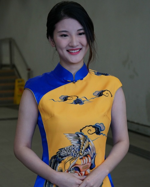 Vỡ mộng vì nhan sắc khó đỡ của thí sinh hoa hậu xứ cảng thơm - 10