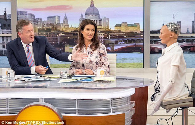 Anh: Robot nữ lên TV nói năng, đối đáp như người thật - 1