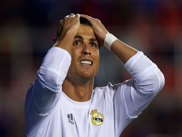 Ronaldo bị tố trốn thuế: 
