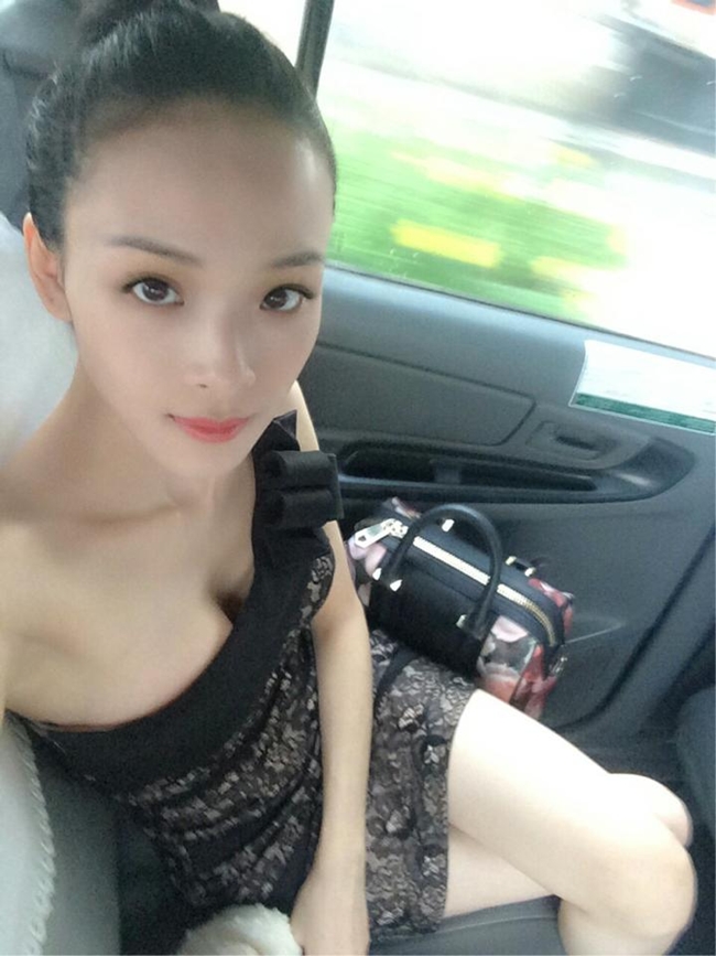 Trương Hồ Phương Nga sinh năm 1987, là hoa hậu người Việt tại Nga năm 2007. Sau khi đăng quang, cô về Việt Nam làm MC, diễn viên, người mẫu ảnh...