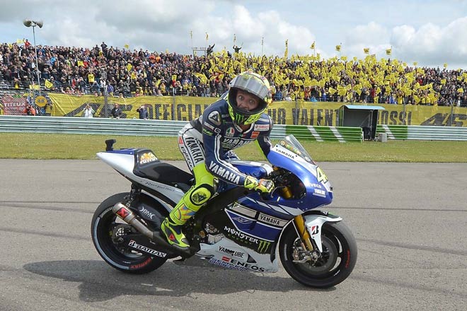 Đua xe MotoGP: Thiêu đốt ở &#34;ngôi đền&#34; tốc độ - 3