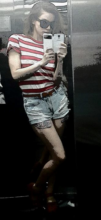 Trong thang máy mà Hà Hồ, Mai Phương Thuý ăn mặc khiến fan "rớt tim" - 2