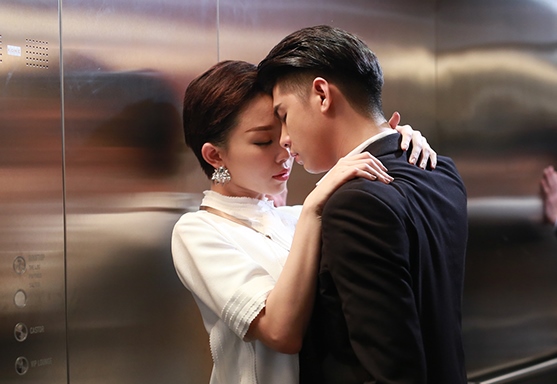 Trong thang máy mà Hà Hồ, Mai Phương Thuý ăn mặc khiến fan "rớt tim" - 8