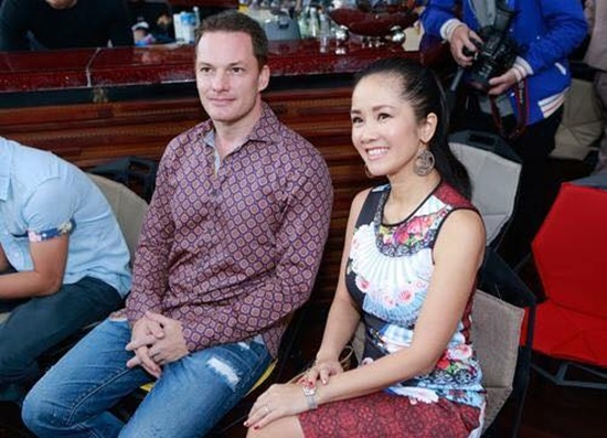 Hà Anh, Phương Vy được chồng đi giày, bóp chân khiến fan xuýt xoa - 15