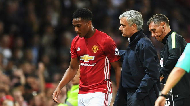 “Hàng thải” của Mourinho: Đội hình 13 nghìn tỷ đồng vô địch C1 - 2