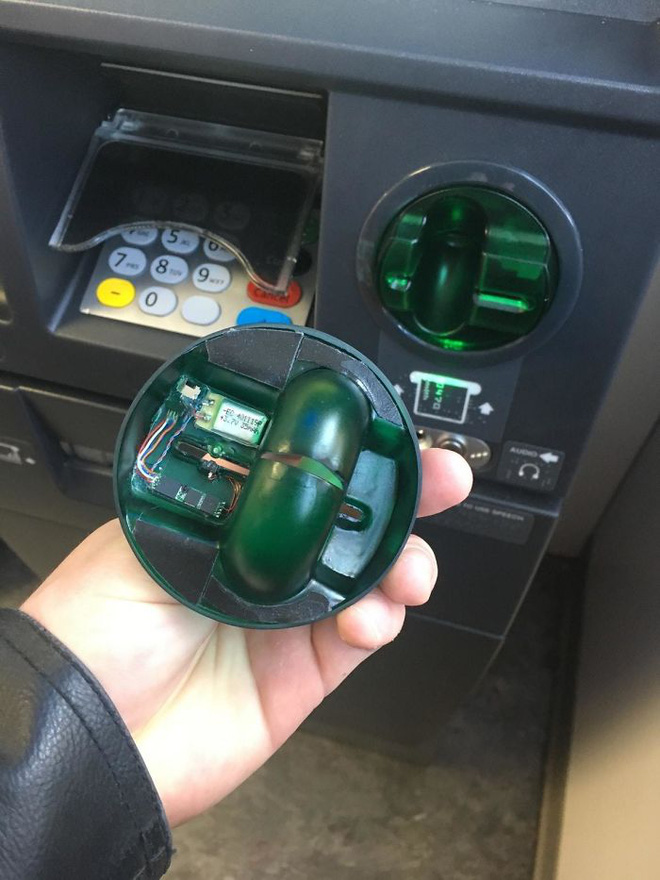 Giật mình với những chiêu đánh cắp tiền và mật khẩu ATM trên khắp TG - 1