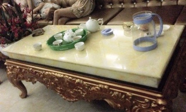 Bà mẹ đơn thân lĩnh án tù vì làm sứt mép bàn quán karaoke - 3