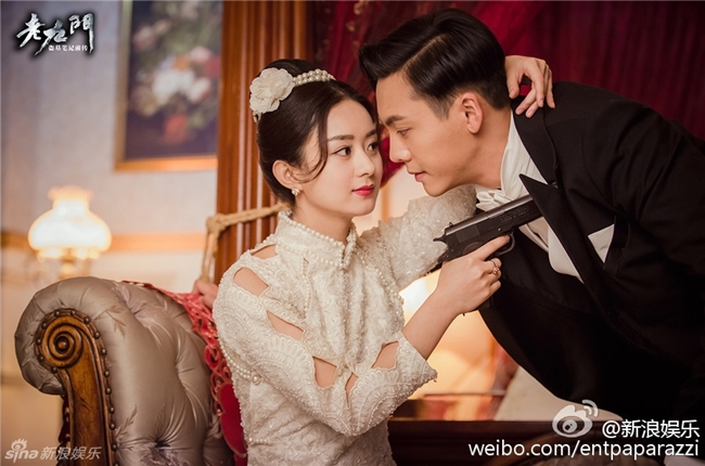 Phim kể về sĩ quan Trương Khải Sơn (Trần Vỹ Đình) – một truyền nhân của gia tộc đạo mộ cùng chuyện tình với cô nàng Doãn Tân Nguyệt (Triệu Lệ Dĩnh).