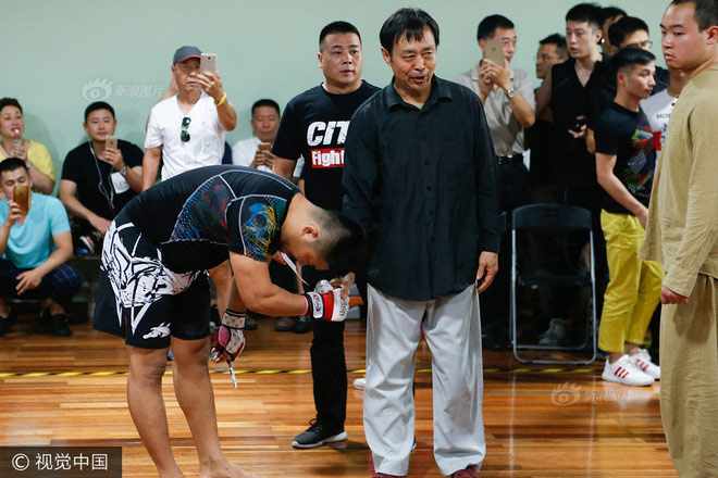 Đại chiến MMA Trung Quốc: Từ Hiểu Đông bị đối thủ bán rẻ - 1
