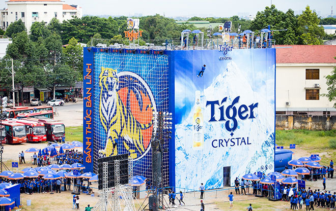 Giới trẻ Bình Dương háo hức lần đầu chinh phục Bức Tường Tiger - 1