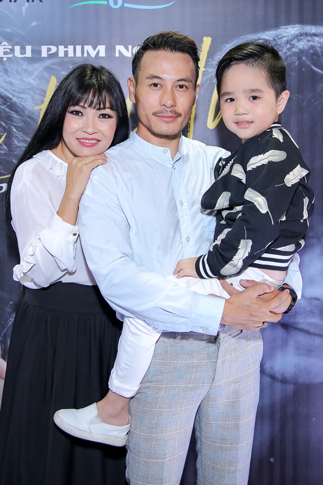 Phương Thanh tình cảm bên chồng và con trai trên phim khiến fan bất ngờ - 1