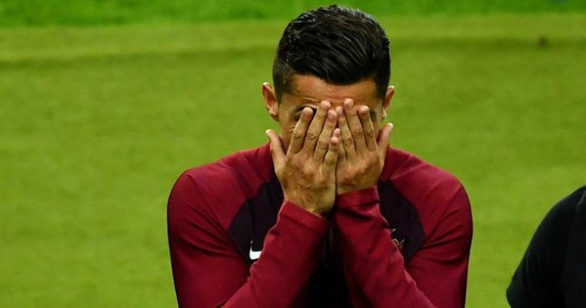 Ronaldo không được đá phạt đền, cư dân mạng chế nhạo - 1