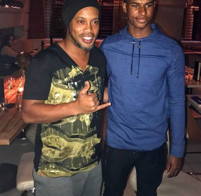 Tin HOT bóng đá tối 29/6: Ibrahimovic lại được dựng tượng - 2
