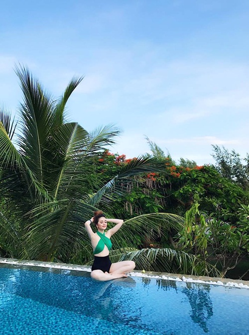 Bạn gái Sơn Tùng "lu mờ" trước ảnh bikini quá hot của chị gái - 6