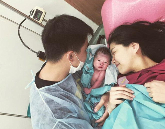 “Mỹ nữ cho con bú” gây sốt vì quá xinh đẹp - 3