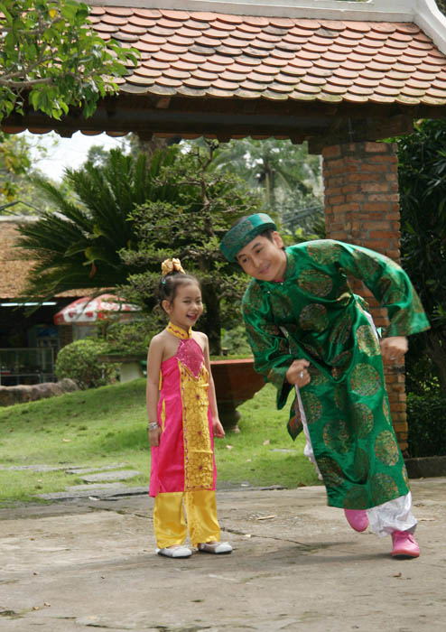 Sao nhí 100 triệu view, đắt show nhất Việt Nam phổng phao bất ngờ - 9