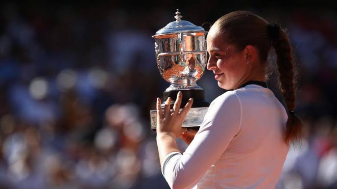 Tin thể thao HOT 1/7: Mayweather giàu gấp 10 lần McGregor - 2