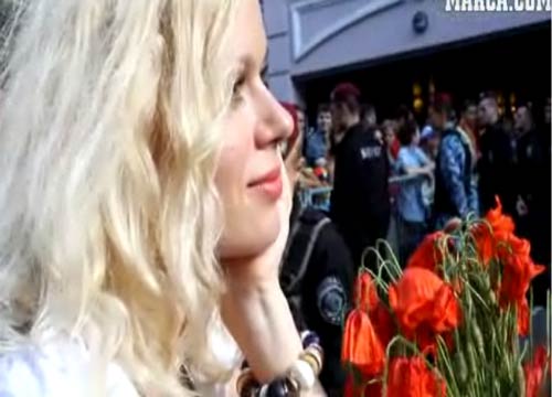 Bóng hồng “xin chết” vì Xavi? - 3