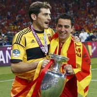 Bóng đá - Casillas, Xavi &amp; Torres cùng lập kỉ lục