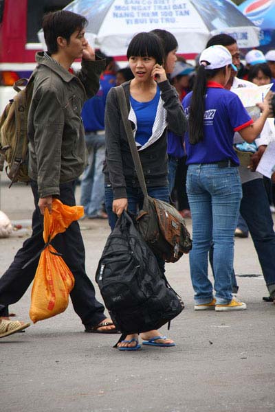 Sĩ tử nườm nượp đổ về TPHCM - 5