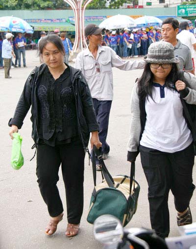 Sĩ tử nườm nượp đổ về TPHCM - 7