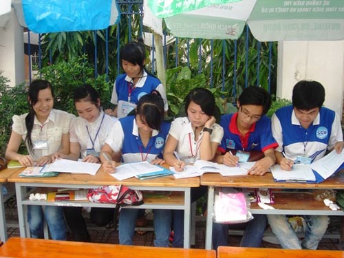 Chùm ảnh “Tiếp sức mùa thi” ở TP.HCM - 7