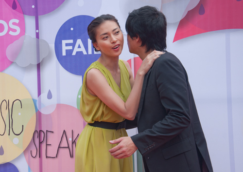 Vân Ngô thân mật với Thanh Bùi - 3