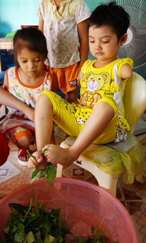 Cháu chưa bao giờ có… tay - 2