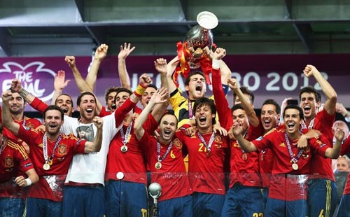 Hậu CK Euro 2012: Cơn mưa kỷ lục - 1