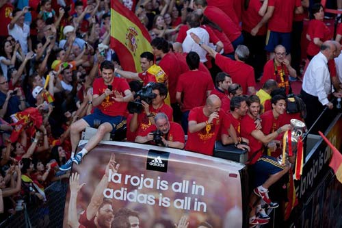 TBN: Madrid ngất ngây cùng những người hùng - 7