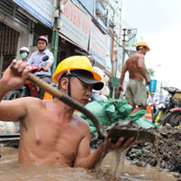 Tin tức trong ngày - Tổn thất điện, nước: Dân lãnh đủ