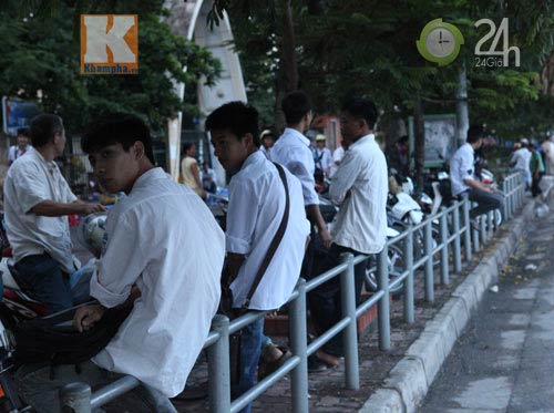 Thí sinh đã hoàn thành bài thi môn Toán - 6