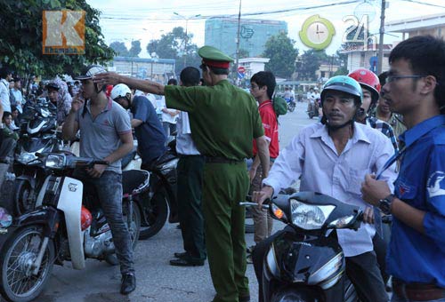 Thí sinh đã hoàn thành bài thi môn Toán - 17