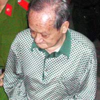 Pháp luật - Bi hài chuyện cụ ông môi giới mại dâm