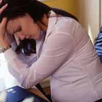 Sức khỏe đời sống - Làm việc nhiều ảnh hưởng đến thai nhi